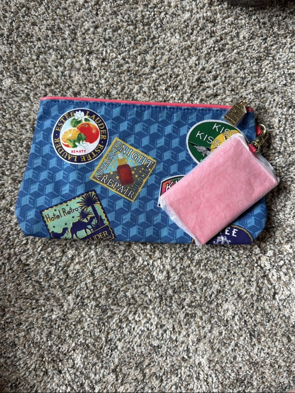Estée Lauder cosmetic bag